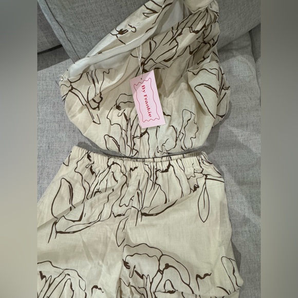 NWT Jemima two-piece set. Size 6. By Frankie from Showpo - Picture 4 of 5